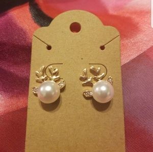 Pearl Reindeer Earrings
